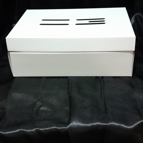 Air Jordan XXXVII BOX ONLY 9.5 Outside Sleve Does Have Flaws Some In Box - Picture 5 of 16